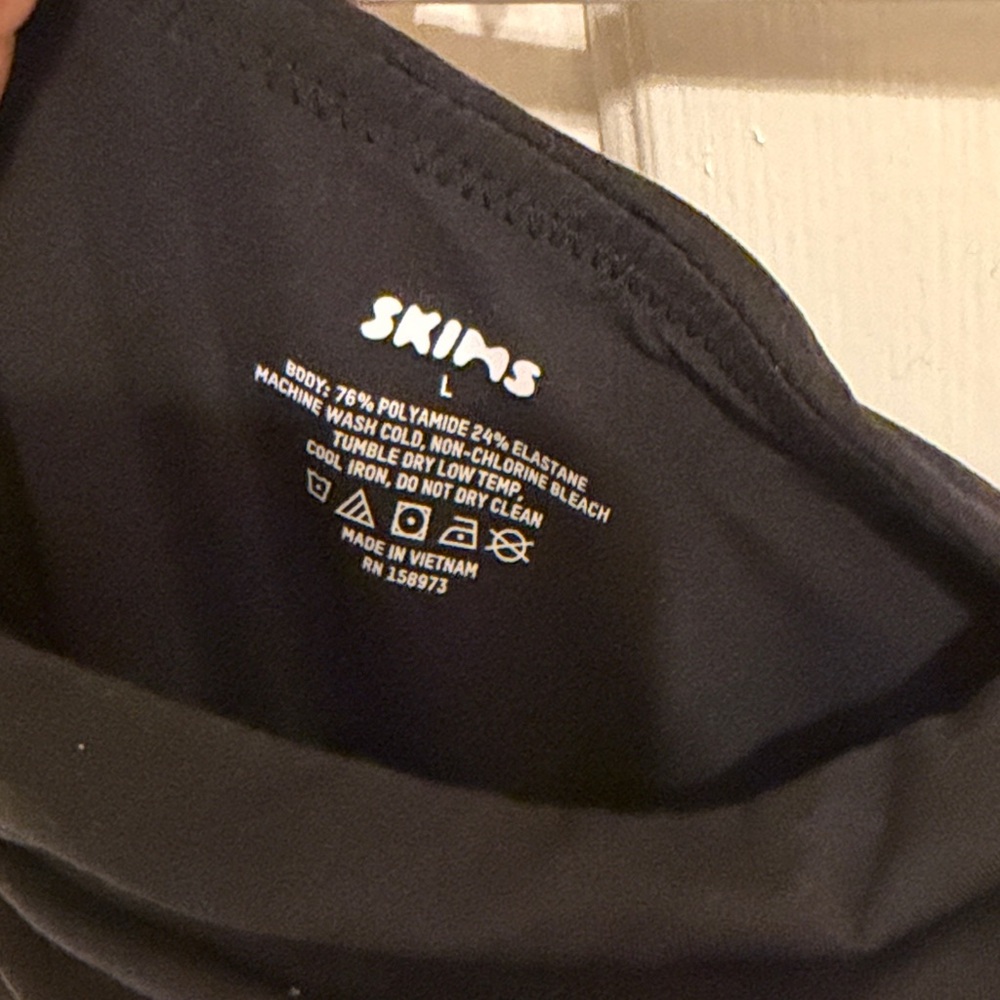 SKIMS - Picture 4 of 4